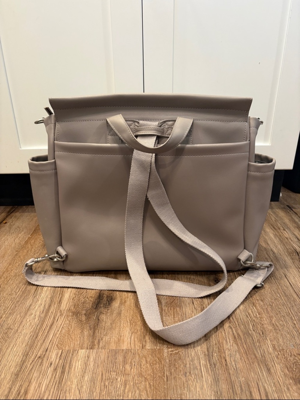 Skip hop travel diaper bag - Picture 2 of 4